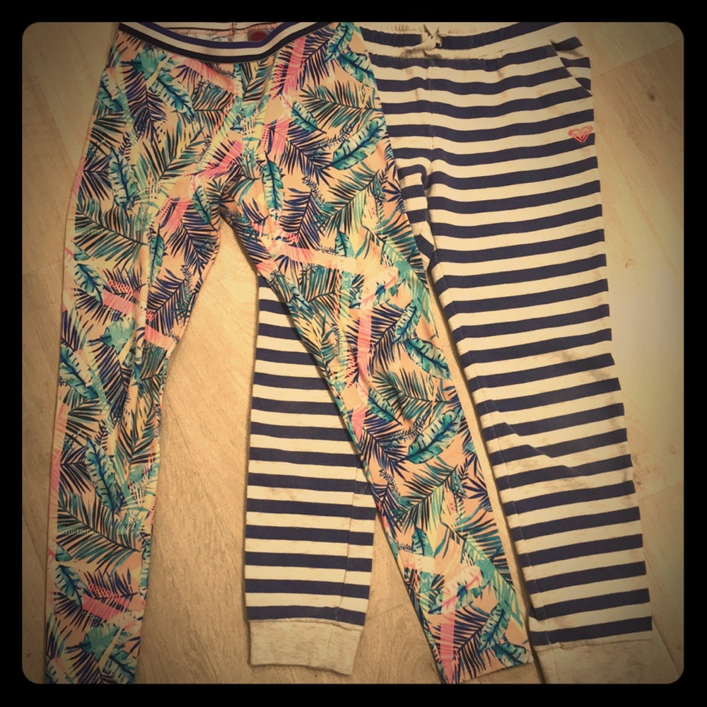 Girl Roxy leggings ( left) sweatpants ( right).